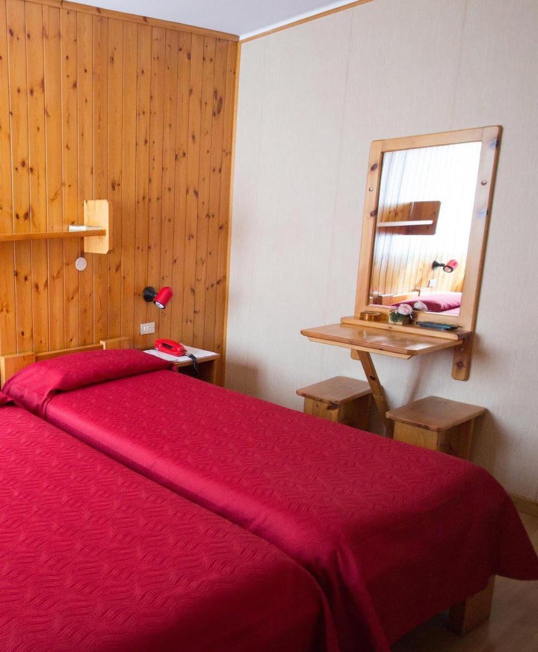 Meuble Albergo Dante Бормио Екстериор снимка